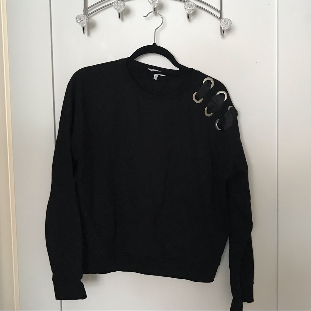 black sweatshirt/sweater with detail